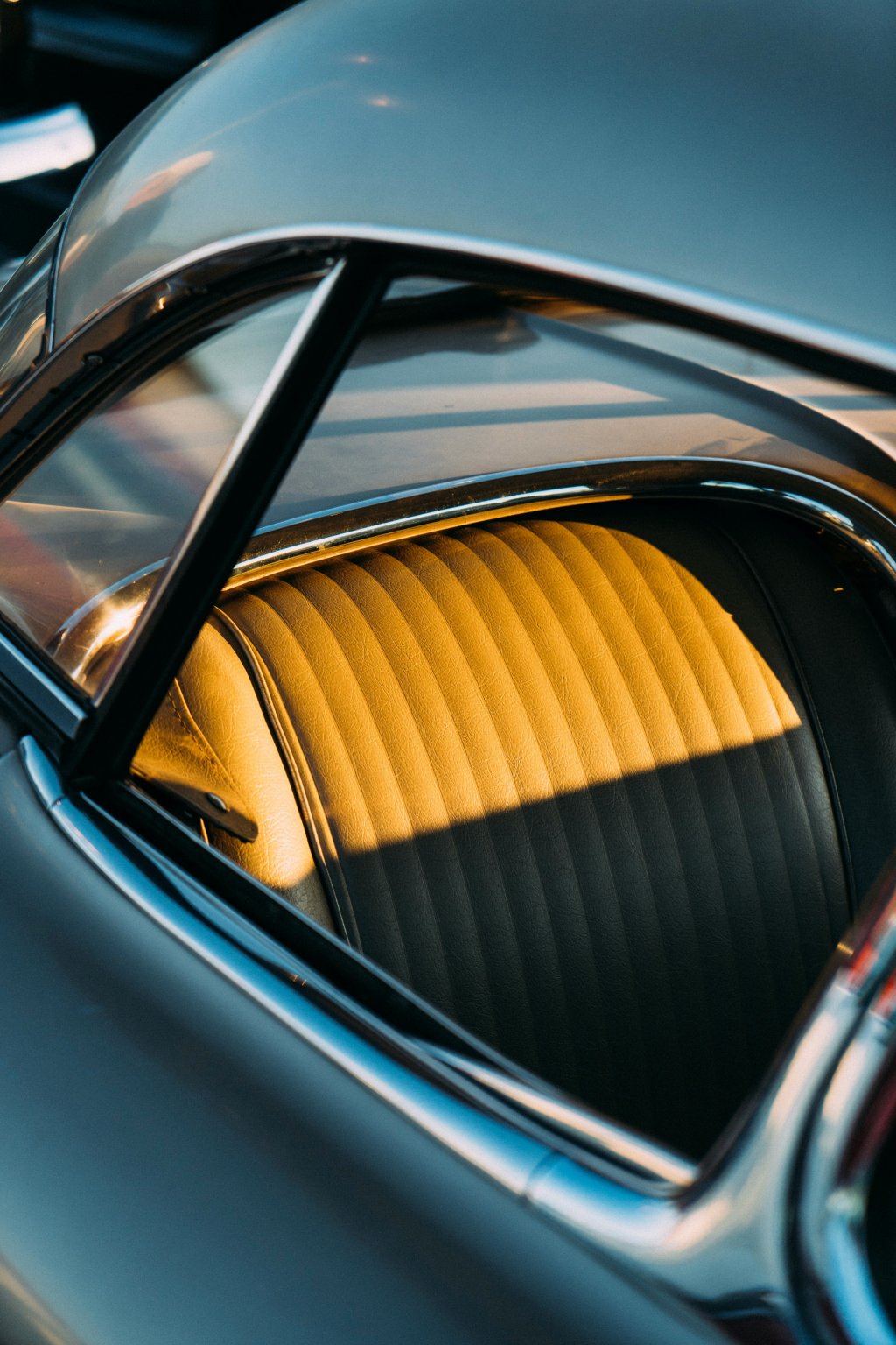 Der Sitz eines teuren Oldtimer-Autos.