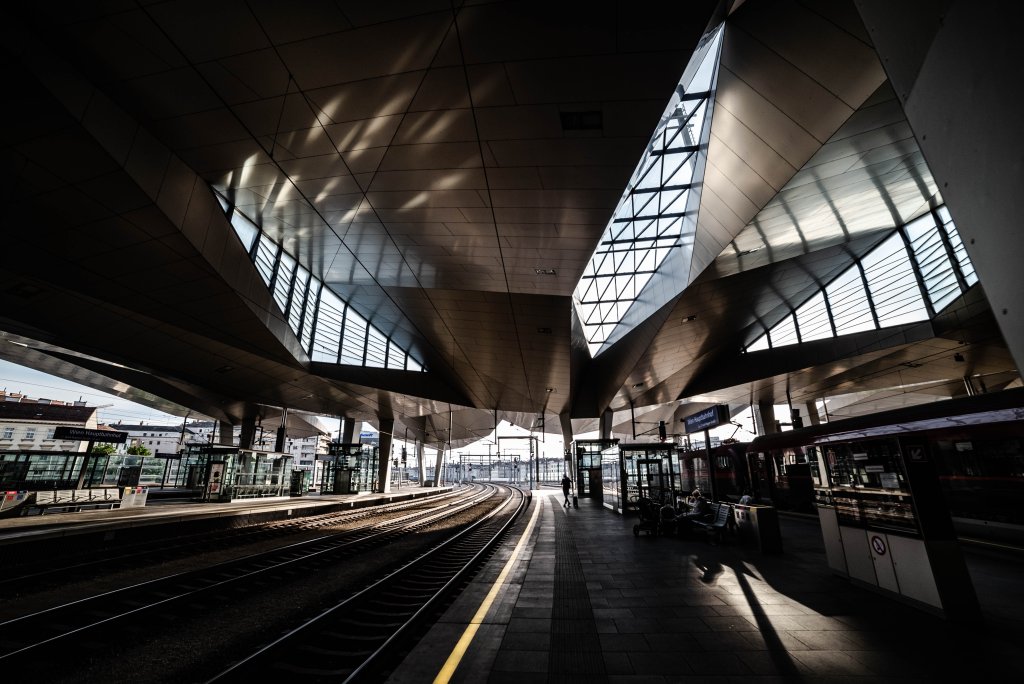 Die Bahnhofshalle von Wien Hauptbahnhof.